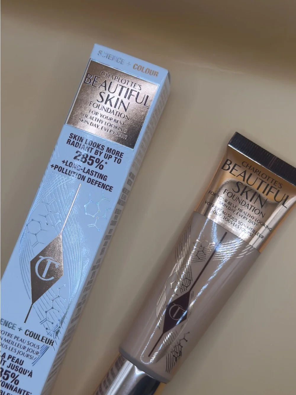 Charlotte Tilbury Beautiful Skin Foundation - White